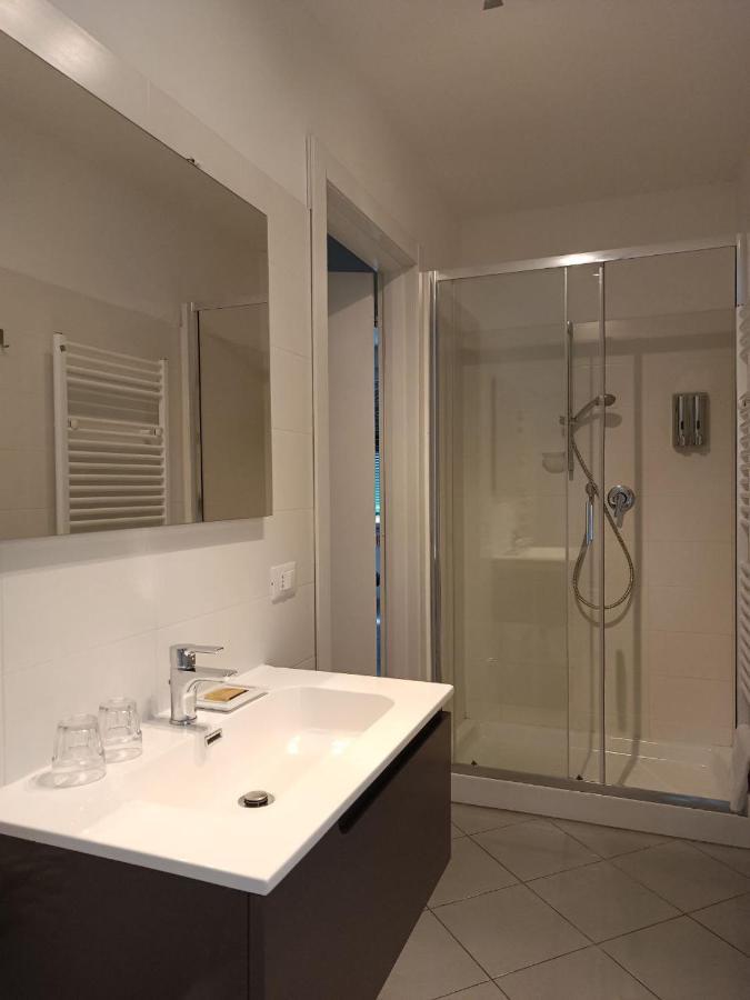 Blackstone Apartment 瓦拉泽 外观 照片