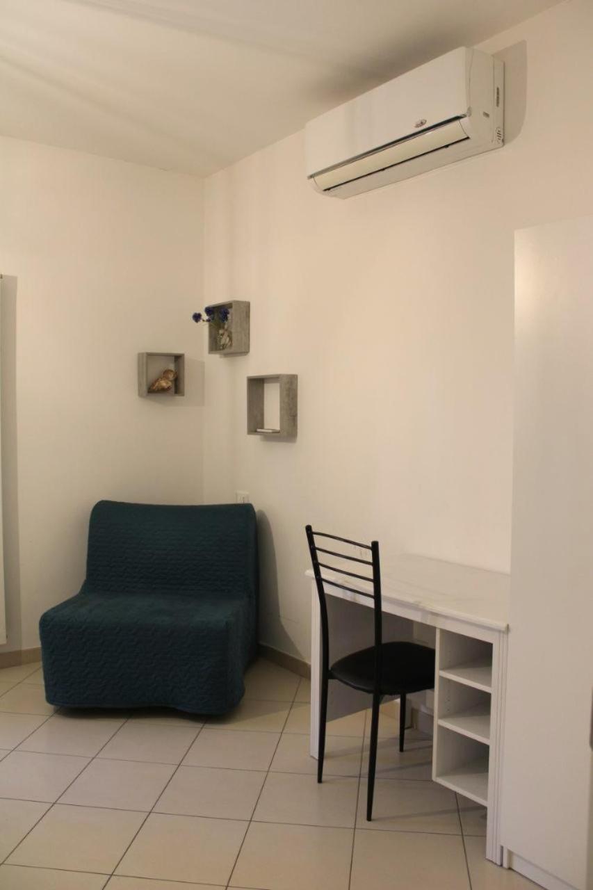Blackstone Apartment 瓦拉泽 外观 照片