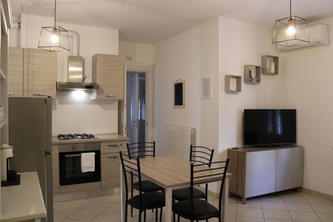 Blackstone Apartment 瓦拉泽 外观 照片